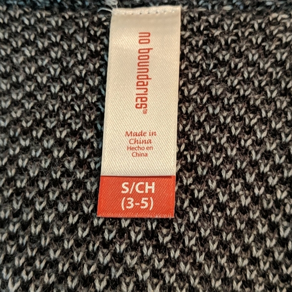 No Boundries Hooded Sweater Size M - Picture 3 of 3